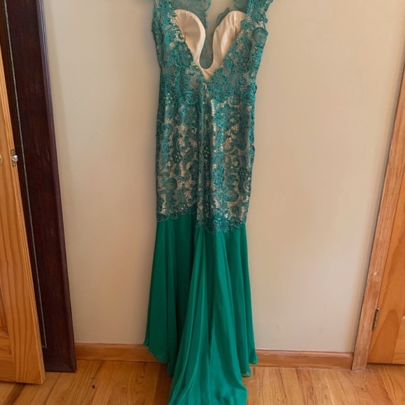 Elegant evening gown emerald green - Picture 2 of 3